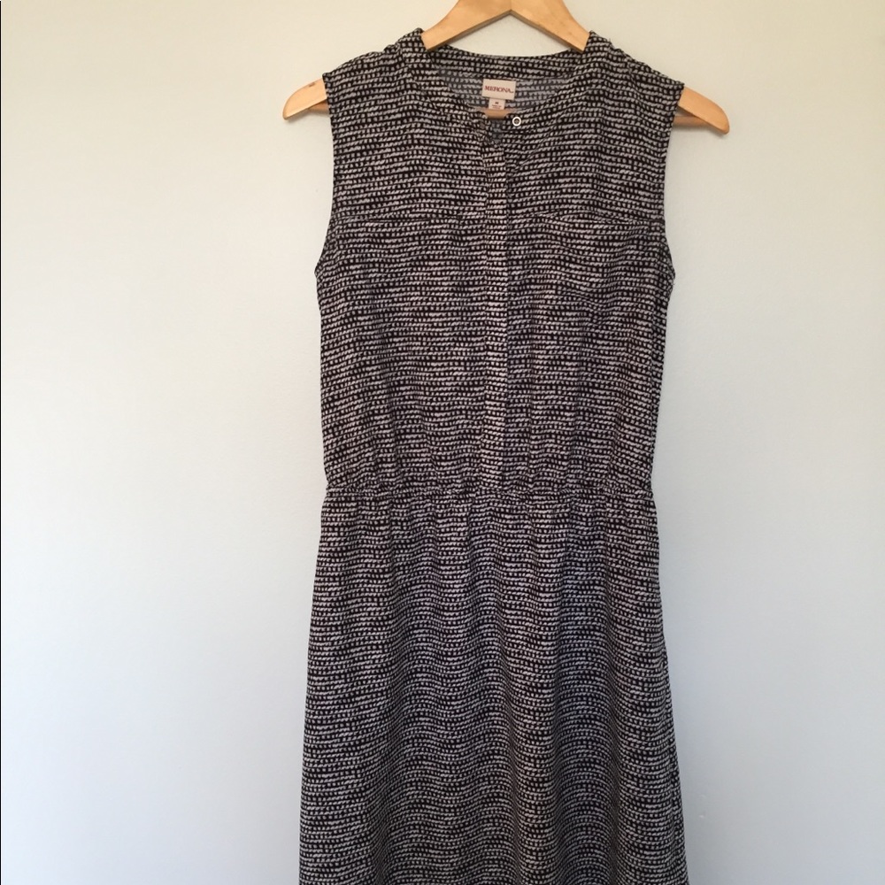 Black & white pocket dress